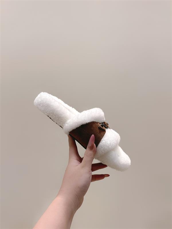 2025112818447624 240